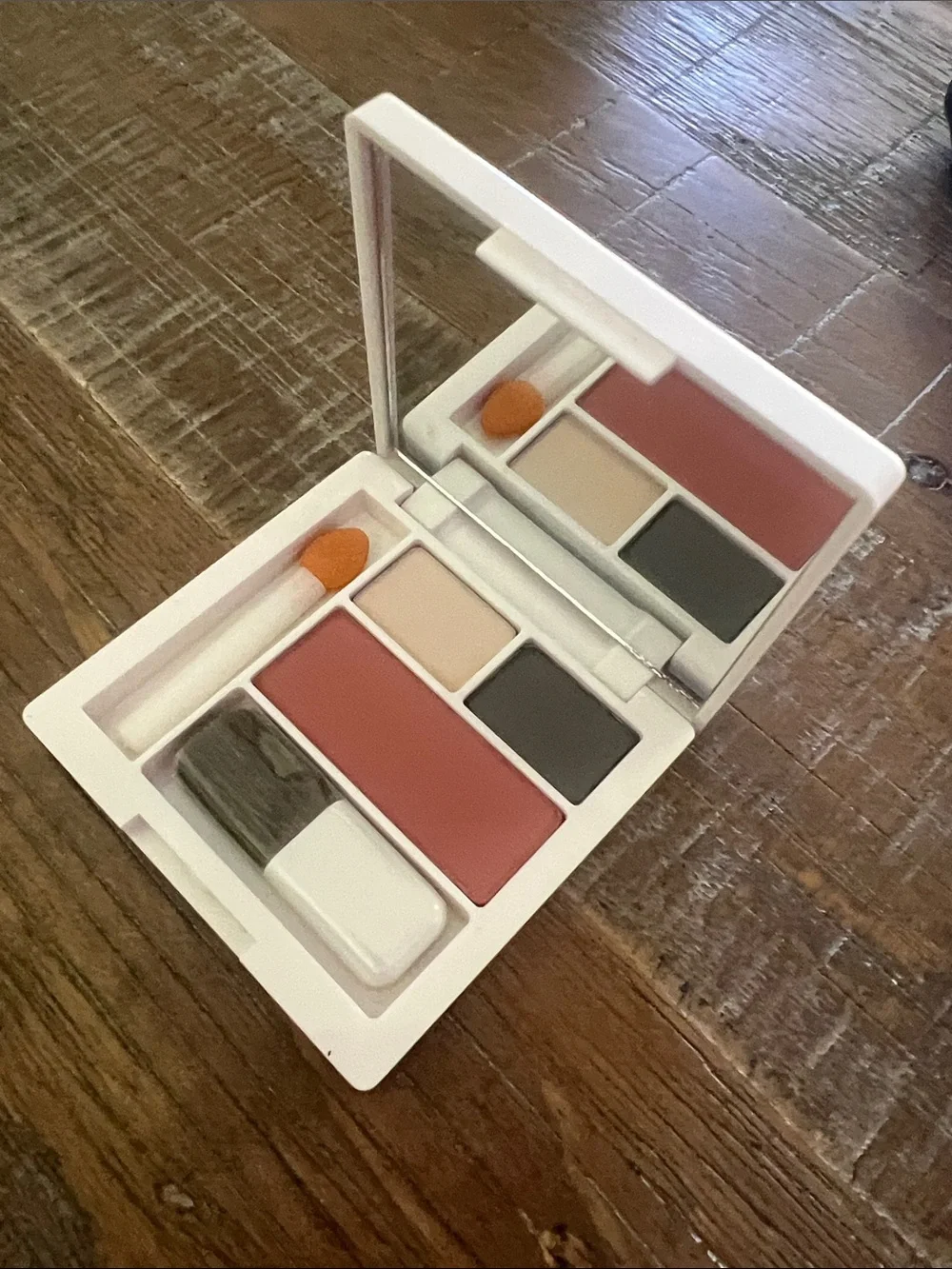 Clinique All About Shadow Duo 6 Neutral Territory & Power Blusher 06 Fig